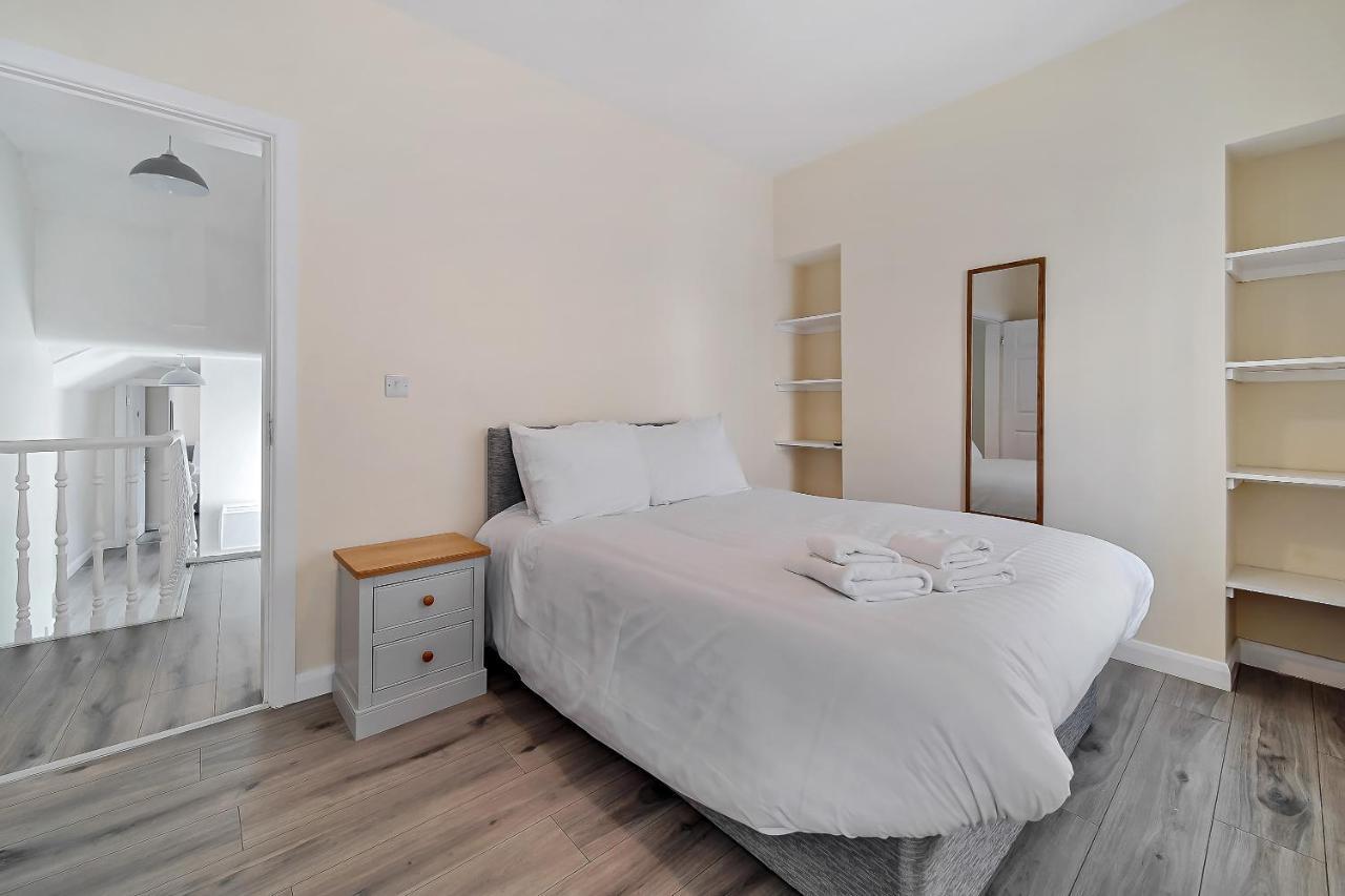 Carlisle 'sleeping 6 Guests' * Derry